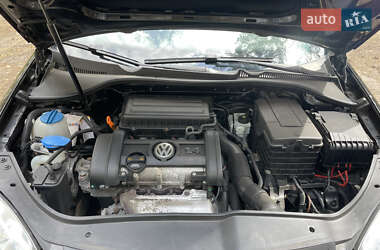 Хетчбек Volkswagen Golf 2008 в 