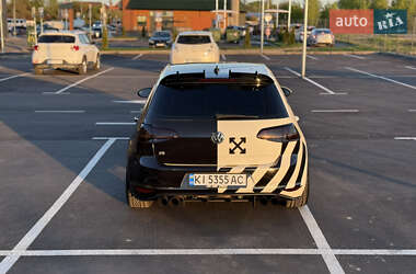 Хетчбек Volkswagen Golf 2017 в 