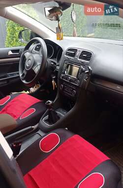 Універсал Volkswagen Golf 2012 в 