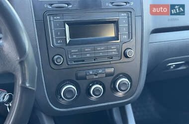 Хэтчбек Volkswagen Golf 2006 в 