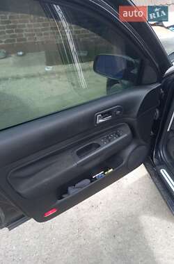 Хетчбек Volkswagen Golf 2001 в 