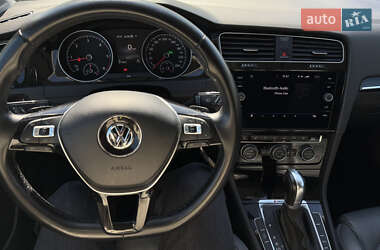 Універсал Volkswagen Golf 2018 в 