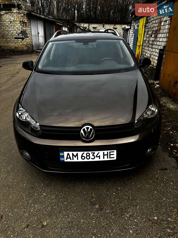 Универсал Volkswagen Golf 2012 в 