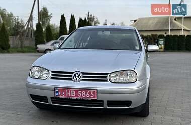 Хэтчбек Volkswagen Golf 2003 в Львове