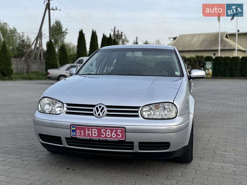 Volkswagen Golf 2003