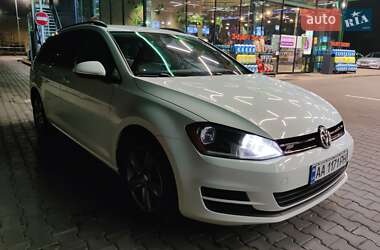 Універсал Volkswagen Golf 2015 в Києві