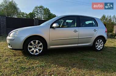 Хэтчбек Volkswagen Golf 2006 в Любешове