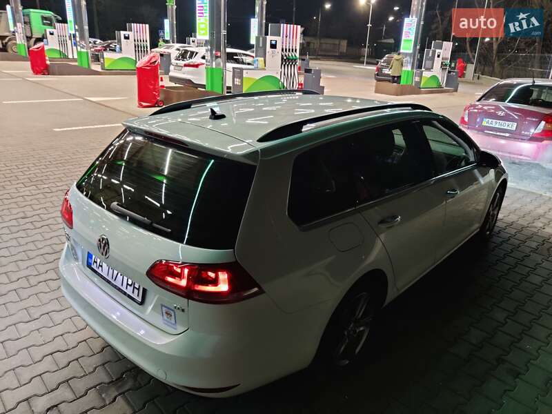 Універсал Volkswagen Golf 2015 в Києві