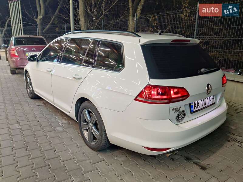 Універсал Volkswagen Golf 2015 в Києві