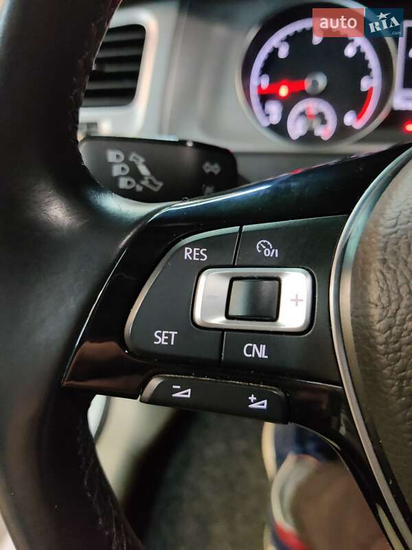 Універсал Volkswagen Golf 2015 в Києві