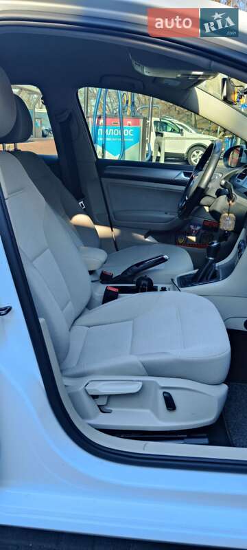 Універсал Volkswagen Golf 2015 в Києві