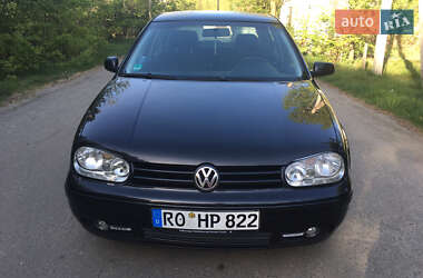 Хэтчбек Volkswagen Golf 2003 в Остроге
