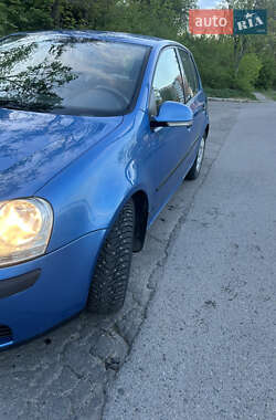Хетчбек Volkswagen Golf 2005 в 