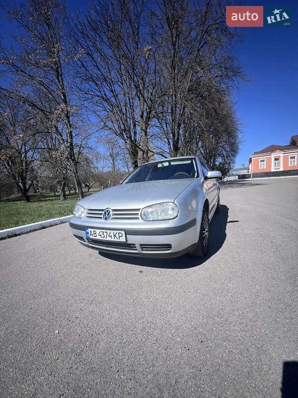 Volkswagen Golf 2002
