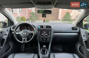 Хетчбек Volkswagen Golf 2008 в 