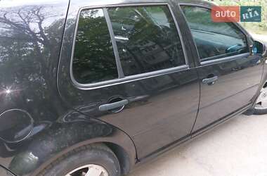 Хетчбек Volkswagen Golf 2002 в Запоріжжі