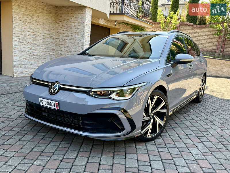 Універсал Volkswagen Golf 2020 в Чернівцях