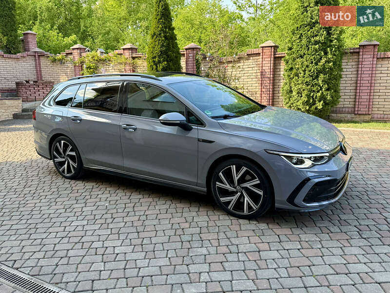 Універсал Volkswagen Golf 2020 в Чернівцях