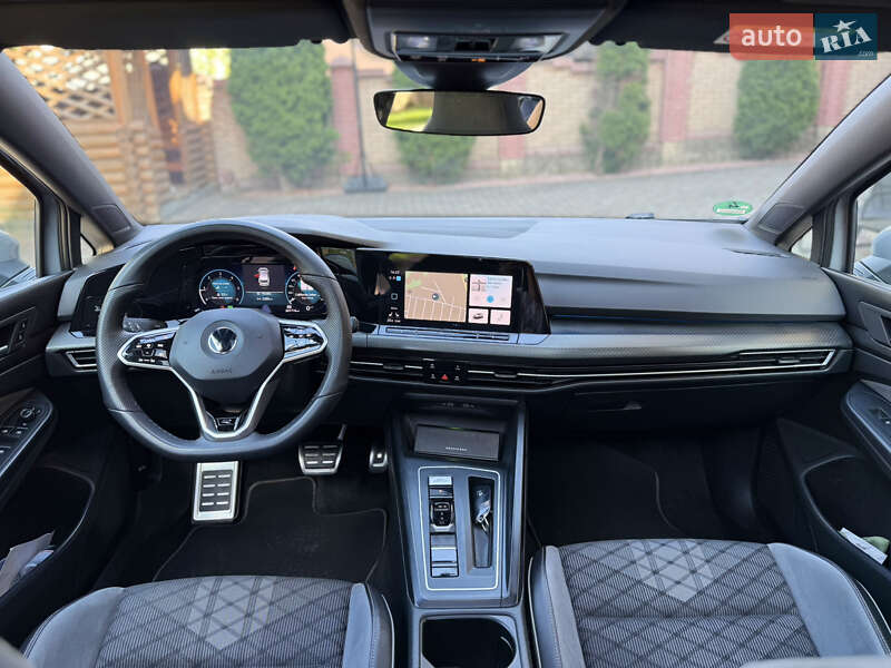 Універсал Volkswagen Golf 2020 в Чернівцях