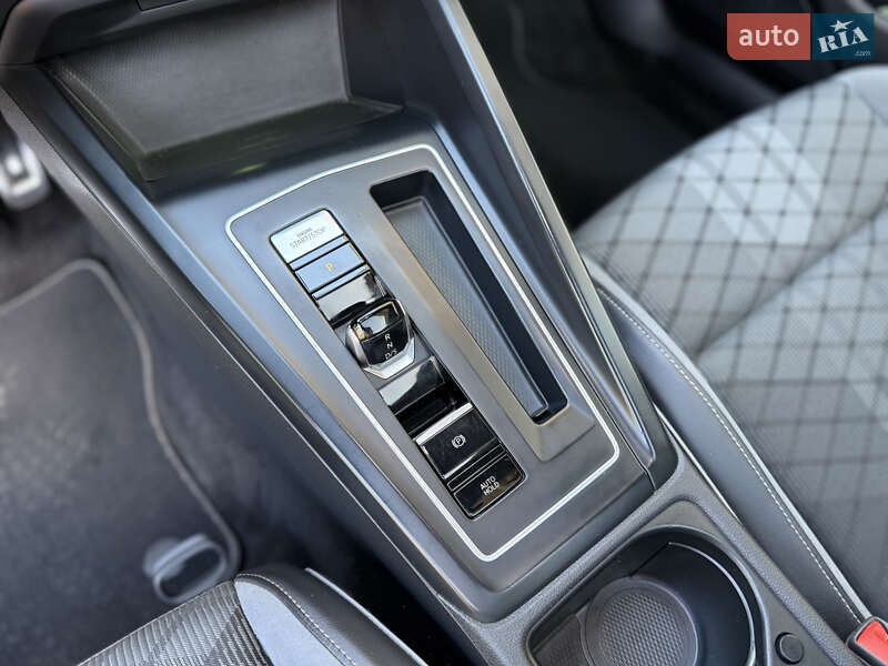 Універсал Volkswagen Golf 2020 в Чернівцях