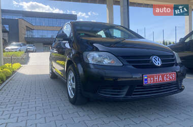 Хэтчбек Volkswagen Golf 2005 в 