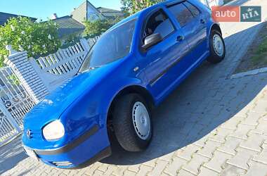 Хетчбек Volkswagen Golf 1999 в 