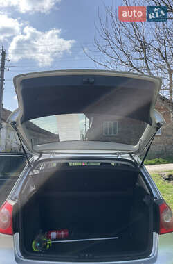 Хетчбек Volkswagen Golf 2008 в 
