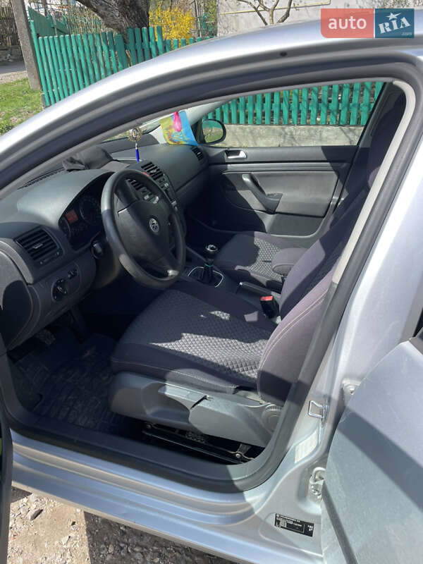 Хетчбек Volkswagen Golf 2008 в Івано-Франківську