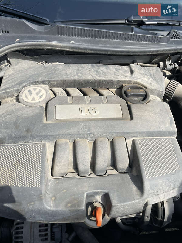 Хетчбек Volkswagen Golf 2008 в Івано-Франківську