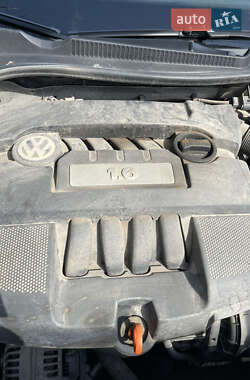 Хетчбек Volkswagen Golf 2008 в 