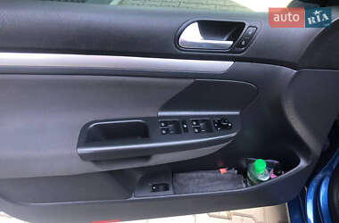 Хэтчбек Volkswagen Golf 2007 в 