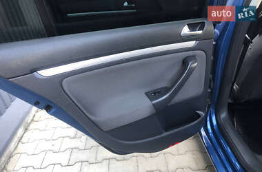 Хэтчбек Volkswagen Golf 2007 в 