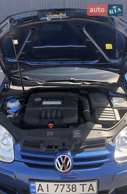 Хэтчбек Volkswagen Golf 2007 в 