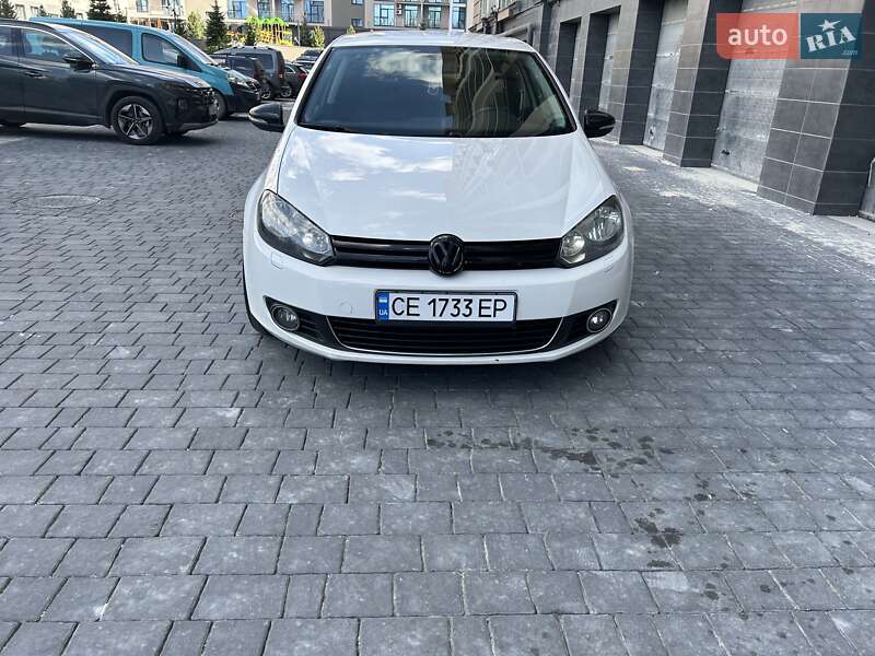 Хэтчбек Volkswagen Golf 2009 в 