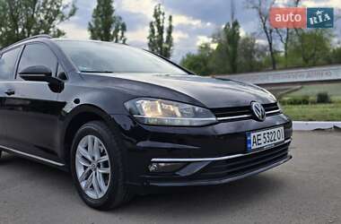 Универсал Volkswagen Golf 2017 в Днепре
