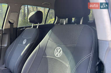 Хетчбек Volkswagen Golf 2004 в 