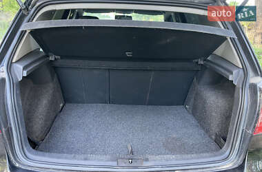 Хетчбек Volkswagen Golf 2004 в 
