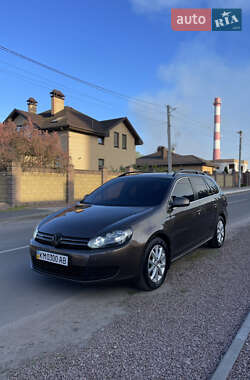 Універсал Volkswagen Golf 2011 в Житомирі