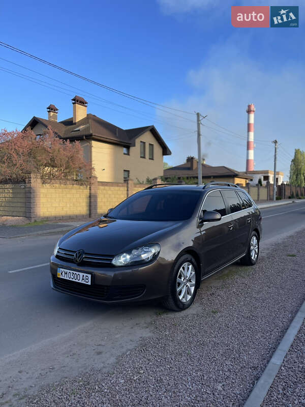 Універсал Volkswagen Golf 2011 в 