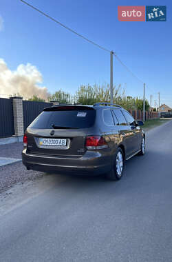Універсал Volkswagen Golf 2011 в 