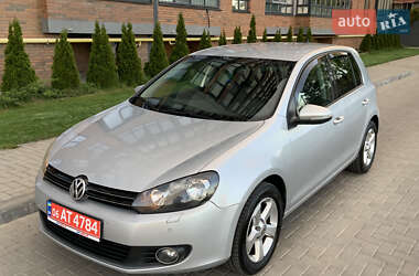 Хетчбек Volkswagen Golf 2010 в Житомирі