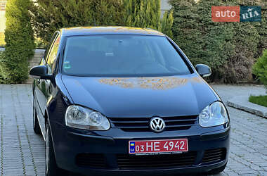 Хэтчбек Volkswagen Golf 2007 в 