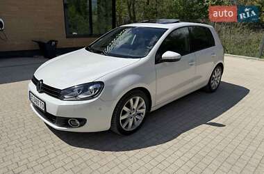Хэтчбек Volkswagen Golf 2010 в 