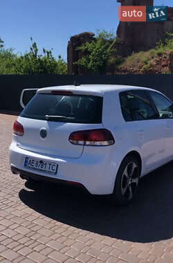 Хетчбек Volkswagen Golf 2011 в 
