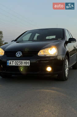 Хетчбек Volkswagen Golf 2006 в 