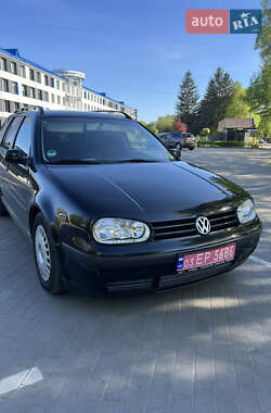 Універсал Volkswagen Golf 2002 в Луцьку