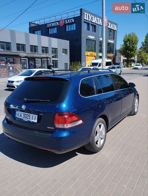 Универсал Volkswagen Golf 2010 в Киеве