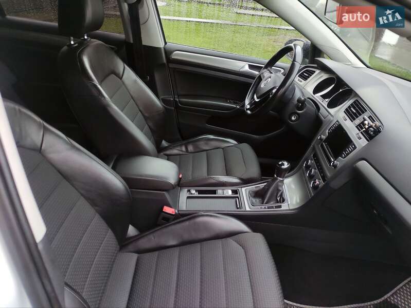 Універсал Volkswagen Golf 2014 в Львові