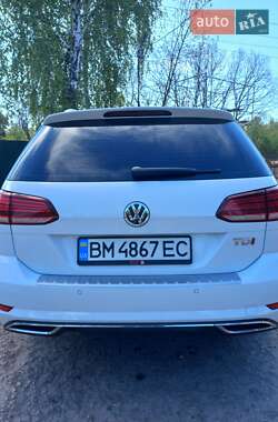 Универсал Volkswagen Golf 2017 в 