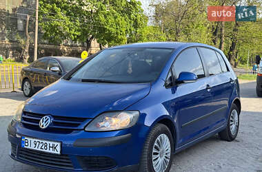 Хетчбек Volkswagen Golf 2005 в Дніпрі
